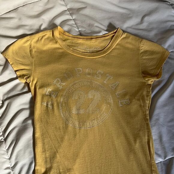 Vintage Y2K Butter Yellow Short Sleeves Form Fitting Graphic Tee Aeropostale XS - Picture 3 of 6